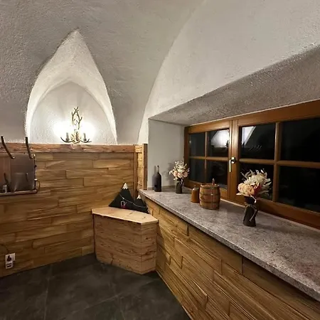 Buchwald Apartment *